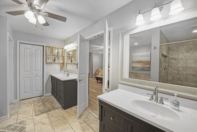 811 Hogans Branch Rd, Hendersonville, TN 37075