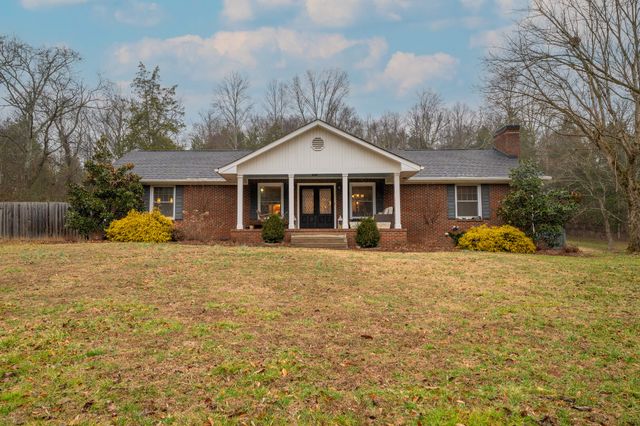 811 Hogans Branch Rd, Hendersonville, TN 37075
