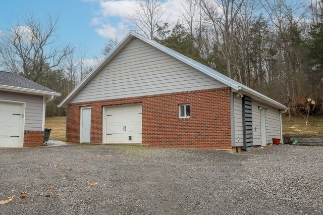 811 Hogans Branch Rd, Hendersonville, TN 37075