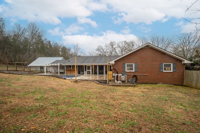 811 Hogans Branch Rd, Hendersonville, TN 37075