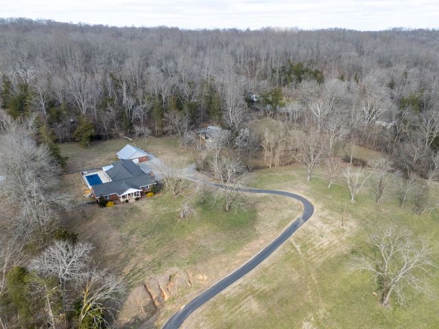 811 Hogans Branch Rd, Hendersonville, TN 37075