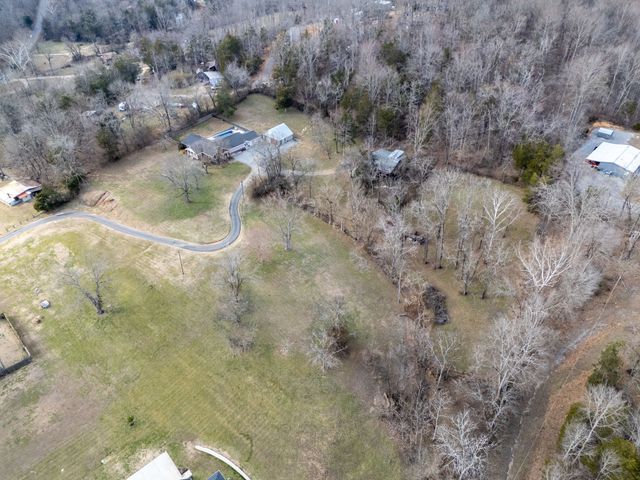 811 Hogans Branch Rd, Hendersonville, TN 37075