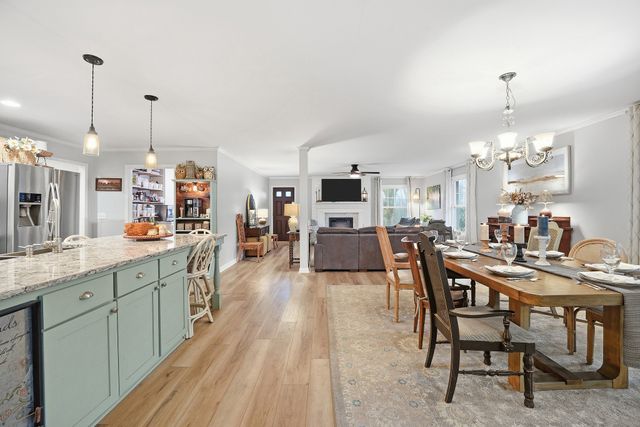 811 Hogans Branch Rd, Hendersonville, TN 37075