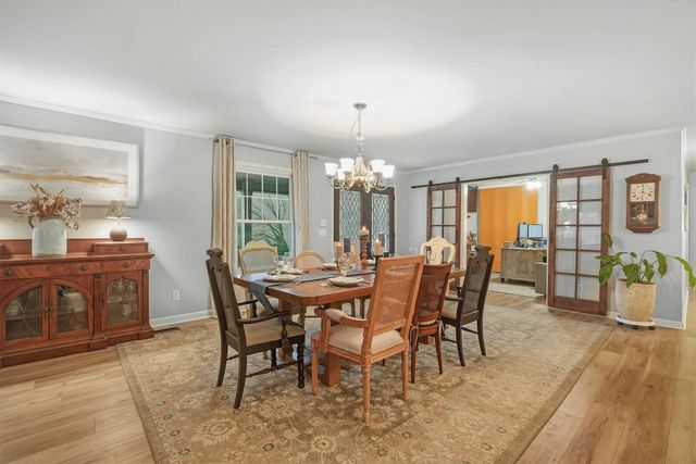 811 Hogans Branch Rd, Hendersonville, TN 37075