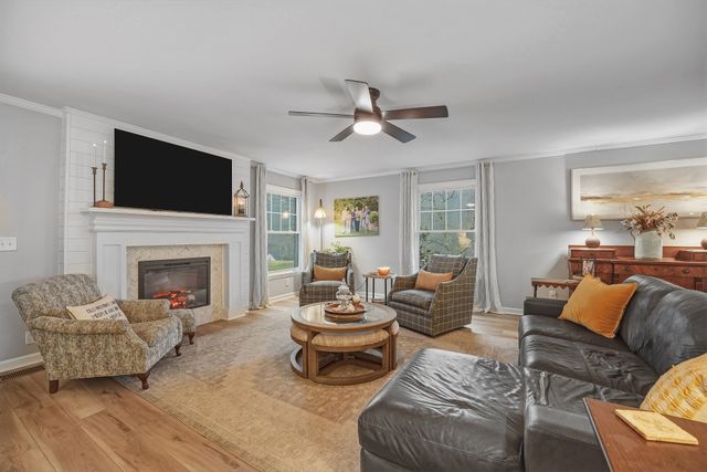 811 Hogans Branch Rd, Hendersonville, TN 37075