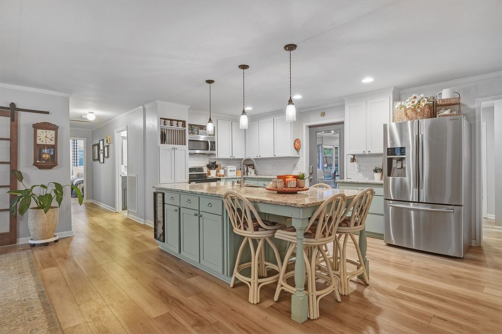 811 Hogans Branch Rd, Hendersonville, TN 37075