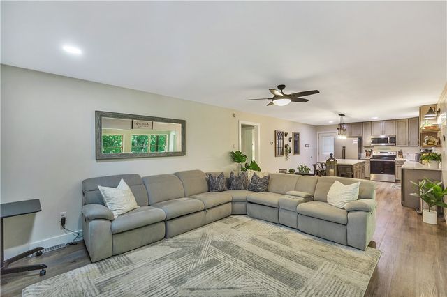 107 J Moore Avenue, Townville, SC 29689