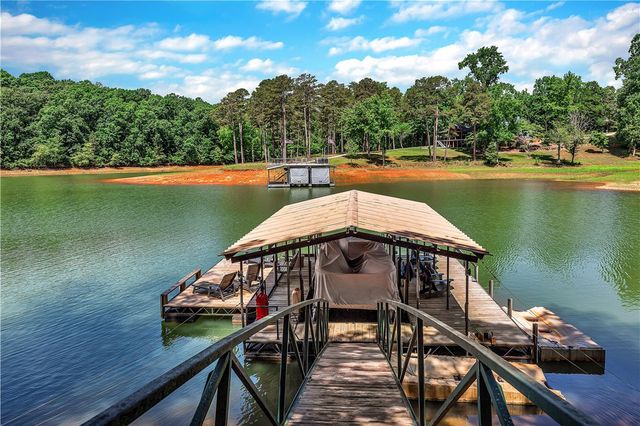 107 J Moore Avenue, Townville, SC 29689