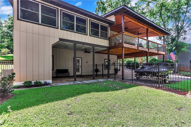 107 J Moore Avenue, Townville, SC 29689