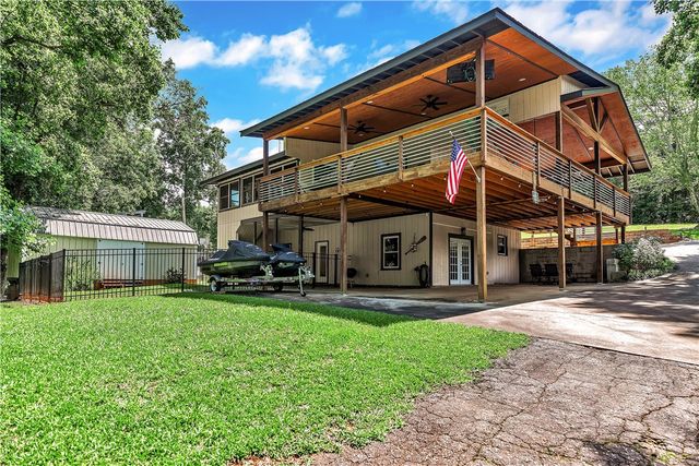 107 J Moore Avenue, Townville, SC 29689