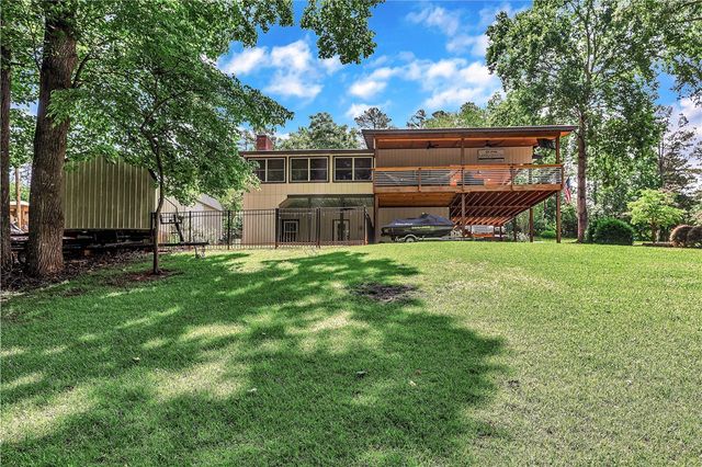 107 J Moore Avenue, Townville, SC 29689
