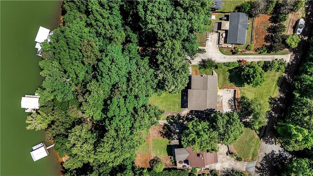 107 J Moore Avenue, Townville, SC 29689