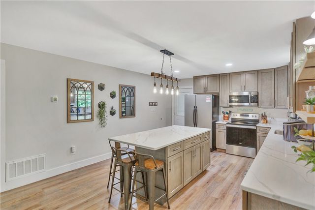 107 J Moore Avenue, Townville, SC 29689