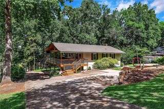 107 J Moore Avenue, Townville, SC 29689