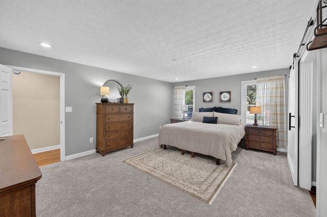 692 Northridge Dr, Gallatin, TN 37066
