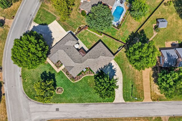 692 Northridge Dr, Gallatin, TN 37066