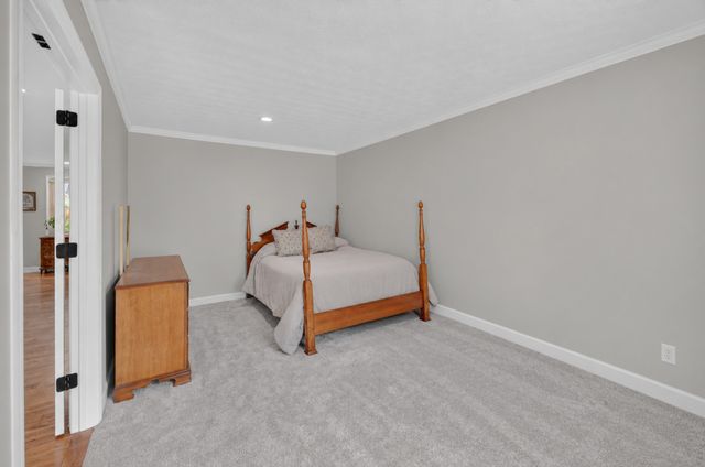 692 Northridge Dr, Gallatin, TN 37066