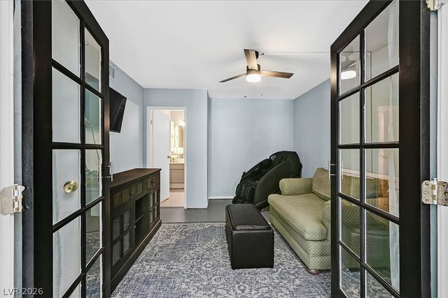 2450 El Paseo Circle, Las Vegas, NV 89121
