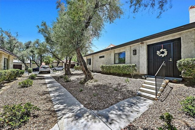 2450 El Paseo Circle, Las Vegas, NV 89121