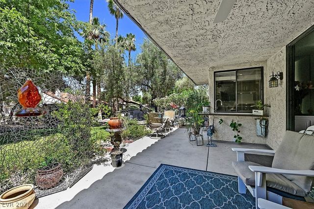 2450 El Paseo Circle, Las Vegas, NV 89121