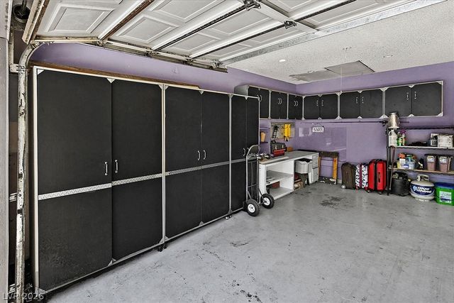 2450 El Paseo Circle, Las Vegas, NV 89121