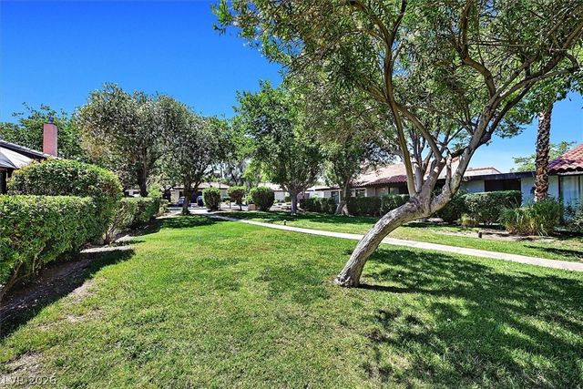 2450 El Paseo Circle, Las Vegas, NV 89121