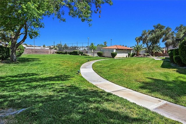 2450 El Paseo Circle, Las Vegas, NV 89121
