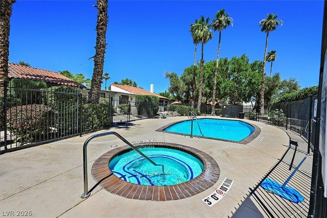 2450 El Paseo Circle, Las Vegas, NV 89121