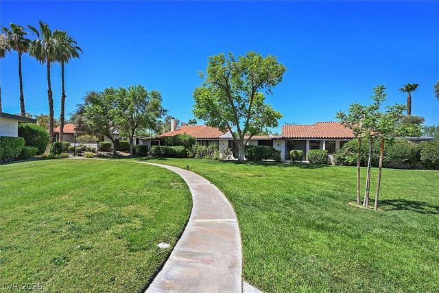 2450 El Paseo Circle, Las Vegas, NV 89121