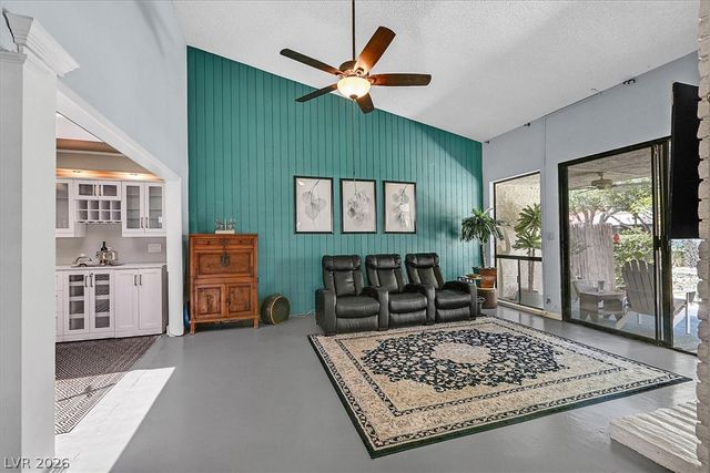 2450 El Paseo Circle, Las Vegas, NV 89121