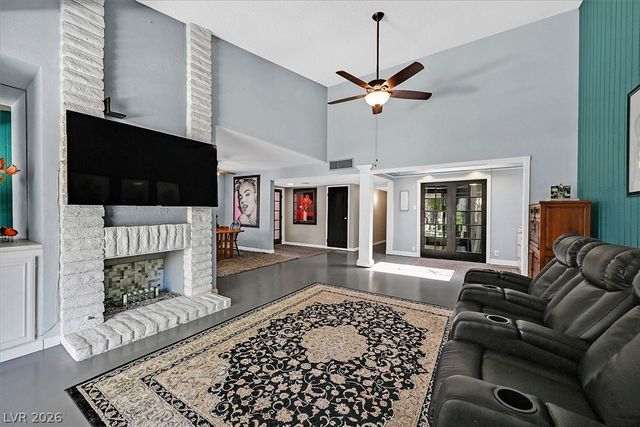 2450 El Paseo Circle, Las Vegas, NV 89121