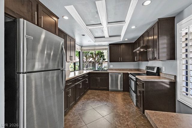 2450 El Paseo Circle, Las Vegas, NV 89121