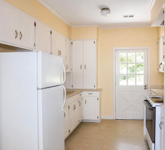 46 S Church Street, Summerton, SC 29148