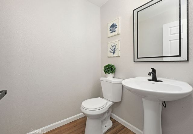 1832 E Ivesbrook, Lancaster, CA 93535