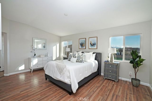 1832 E Ivesbrook, Lancaster, CA 93535