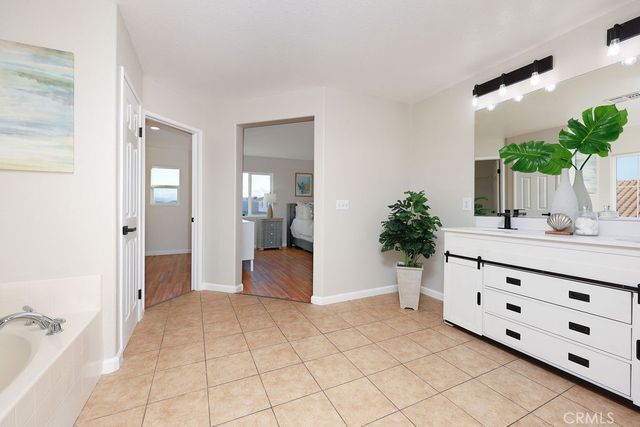 1832 E Ivesbrook, Lancaster, CA 93535