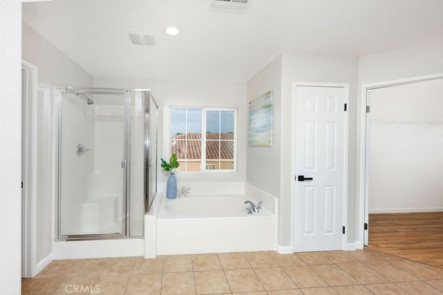 1832 E Ivesbrook, Lancaster, CA 93535