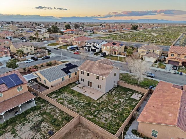 1832 E Ivesbrook, Lancaster, CA 93535