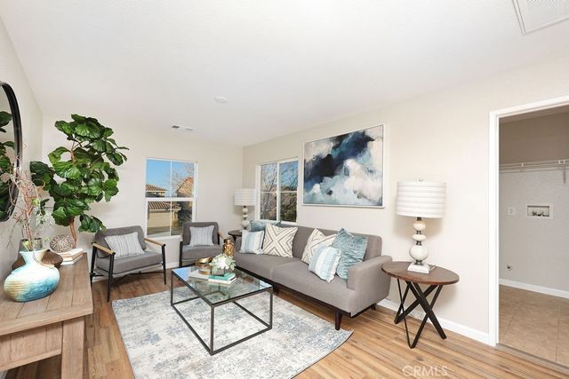 1832 E Ivesbrook, Lancaster, CA 93535