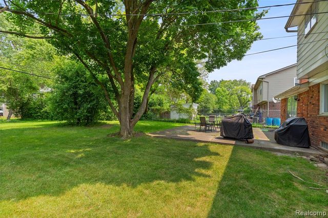 19800 Cherry Hill Street, Southfield, MI 48076