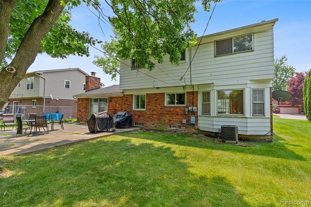 19800 Cherry Hill Street, Southfield, MI 48076