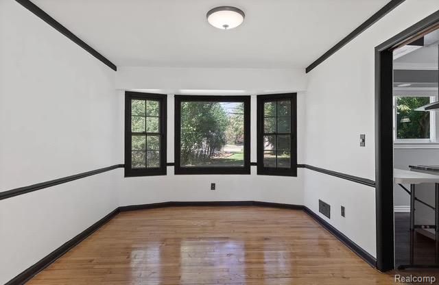 19800 Cherry Hill Street, Southfield, MI 48076