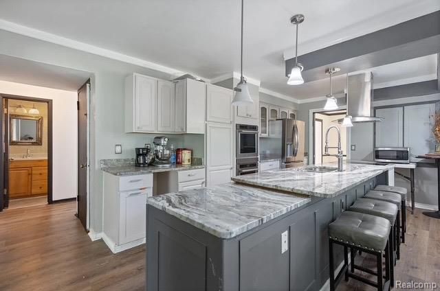 19800 Cherry Hill Street, Southfield, MI 48076