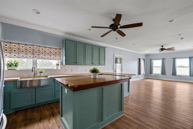 6711 W Sundance Circle, Joshua, TX 76058