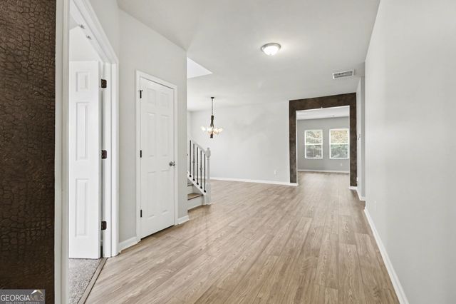 6858 Pierless Avenue, Sugar Hill, GA 30518