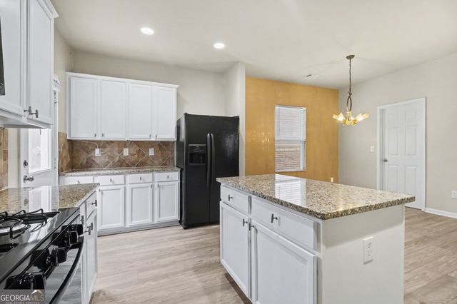 6858 Pierless Avenue, Sugar Hill, GA 30518