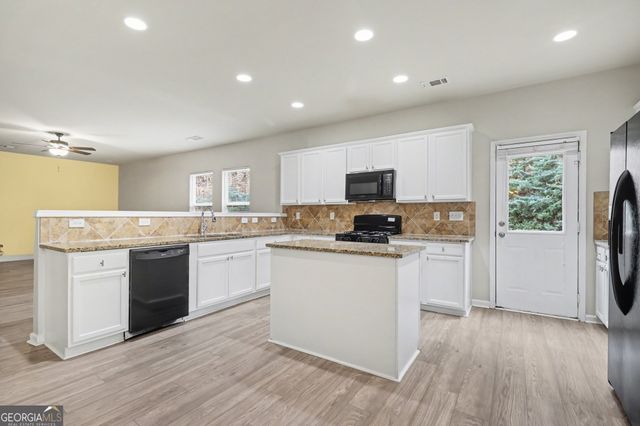 6858 Pierless Avenue, Sugar Hill, GA 30518