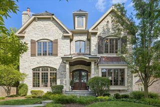 123 N Vine Street, Hinsdale, IL 60521