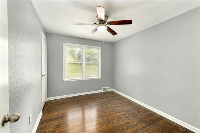 9805 E Gregory Street, Raytown, MO 64138