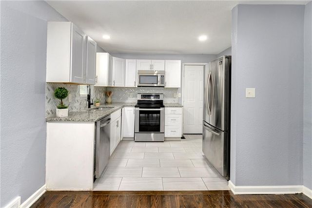 9805 E Gregory Street, Raytown, MO 64138